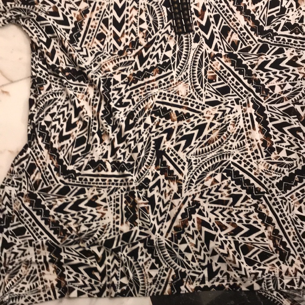 Softest top w hand sewn beads and decor neck area - Picture 8 of 10